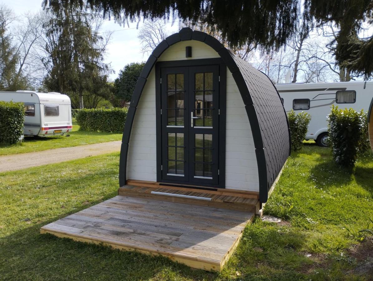 Camping Des Ribieres Confolens Esterno foto