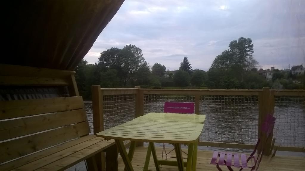Camping Des Ribieres Confolens Esterno foto