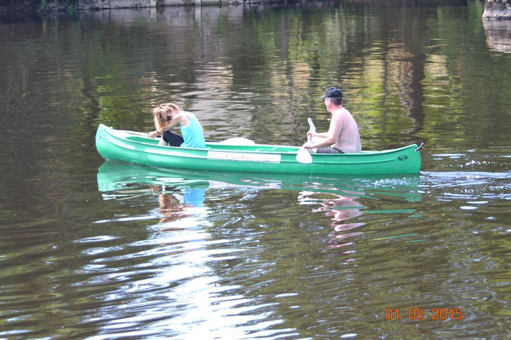 Camping Des Ribieres Confolens Esterno foto