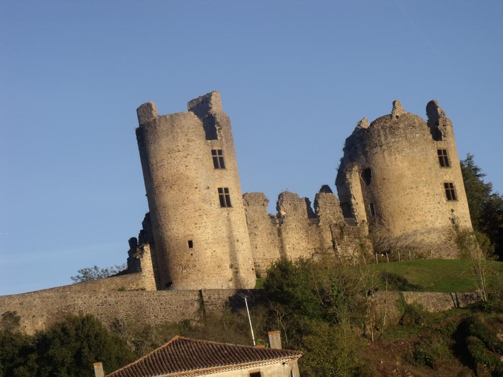 Camping Des Ribieres Hotel Confolens Esterno foto