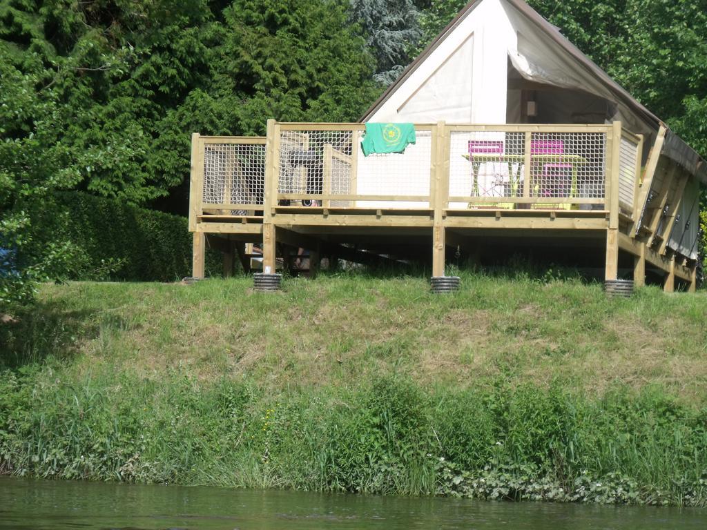 Camping Des Ribieres Confolens Esterno foto