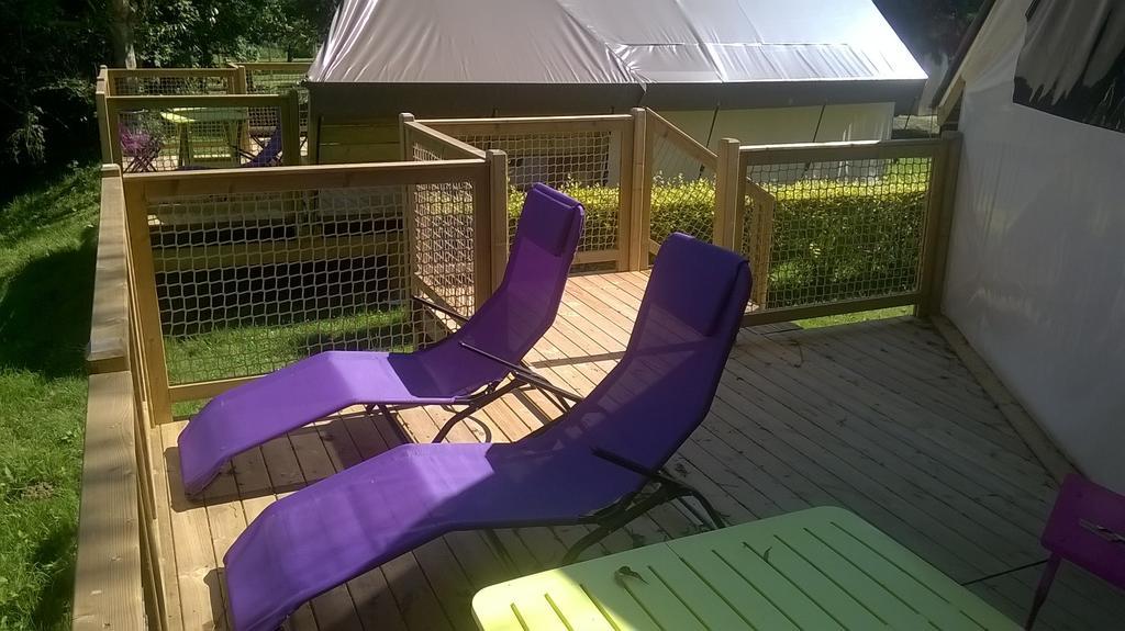 Camping Des Ribieres Confolens Esterno foto