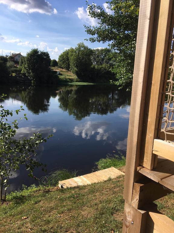 Camping Des Ribieres Confolens Esterno foto