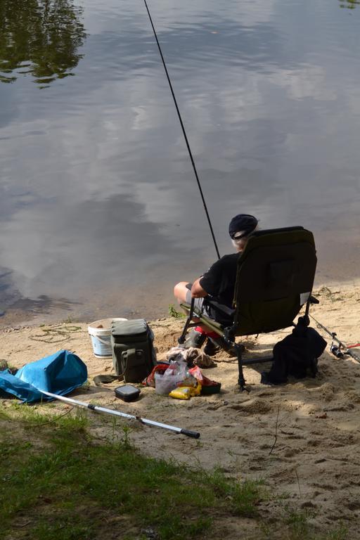 Camping Des Ribieres Hotel Confolens Esterno foto